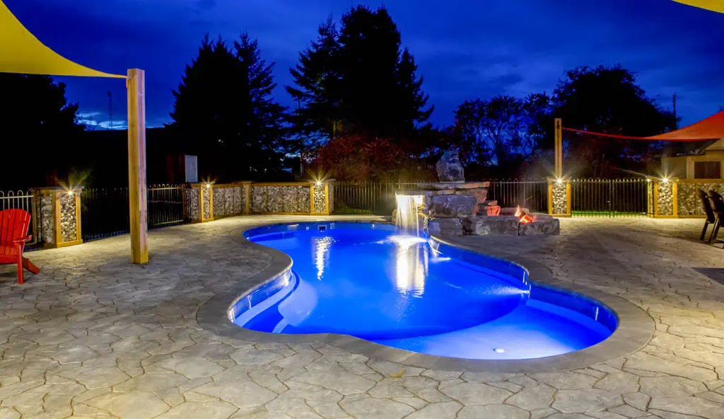 Leisure Pool's Eclipse fiberglass pool design