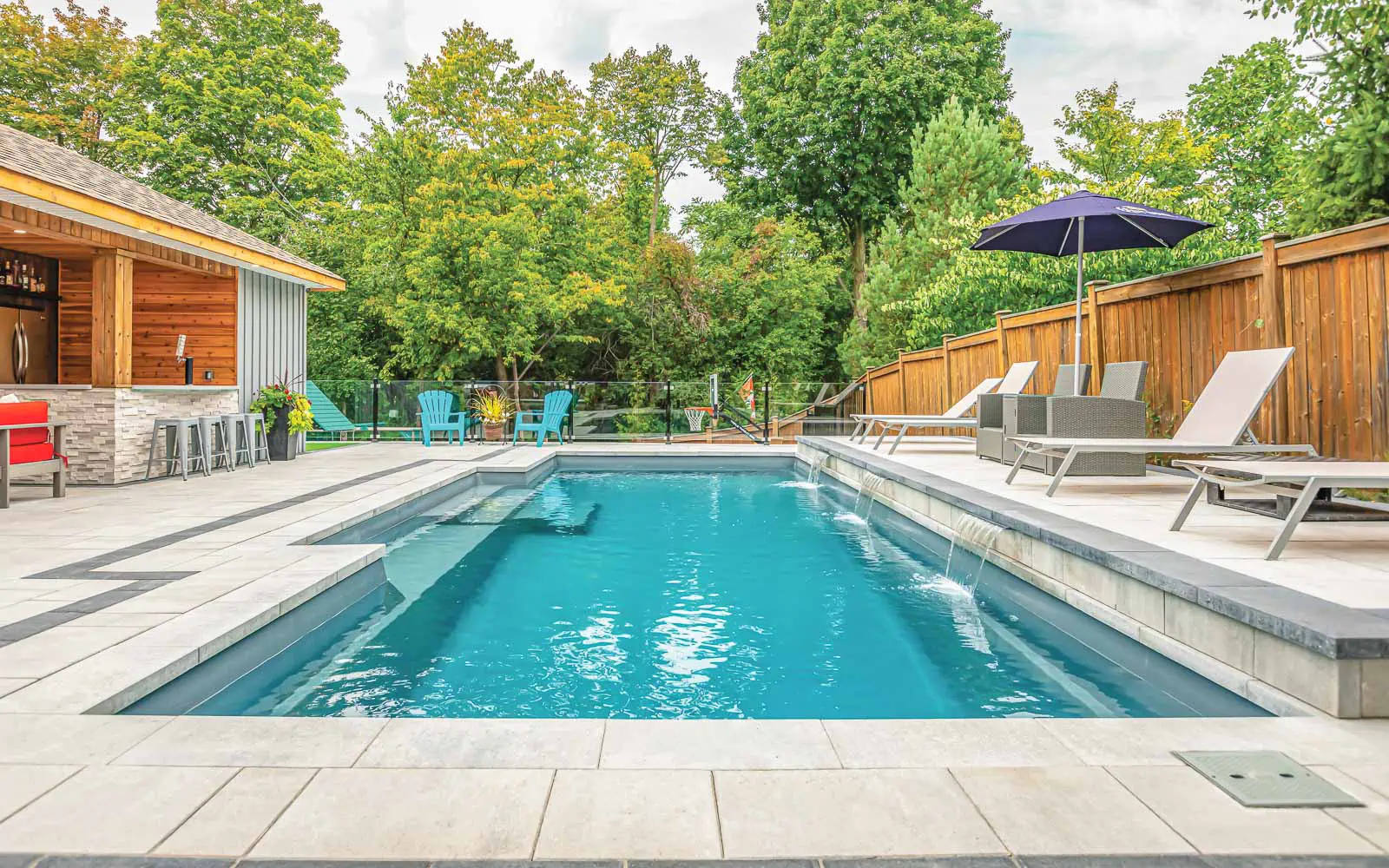 The Elegance, a fiberglass pool design manufactured by Leisure Pools