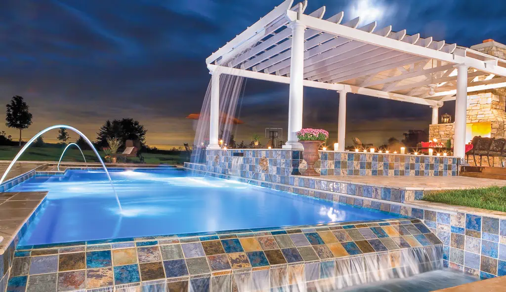 Leisure Pool's Elegance fiberglass backyard swimming pool