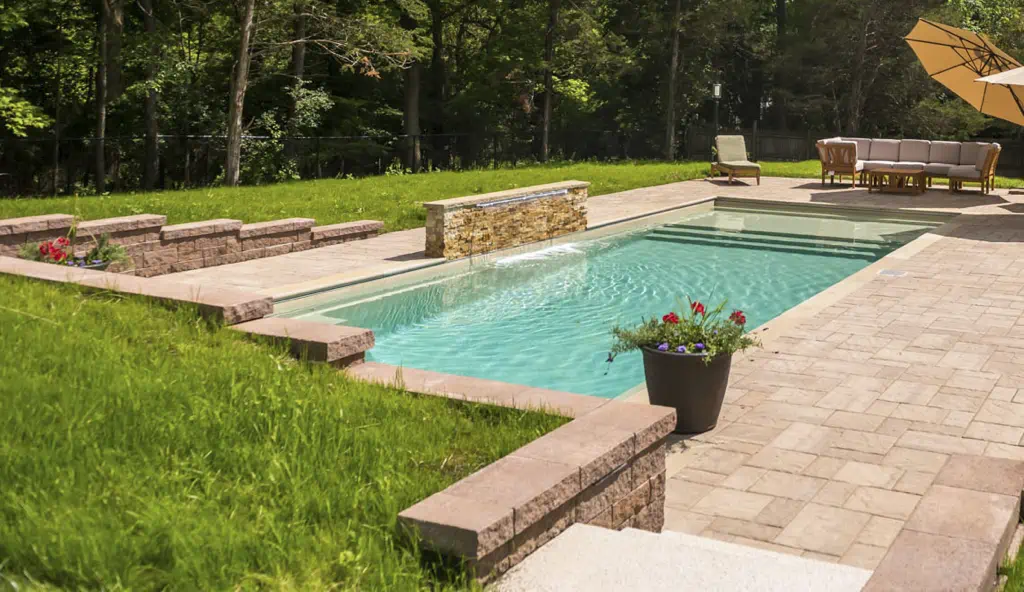 Leisure Pool's Pinnacle fiberglass backyard swimming pool