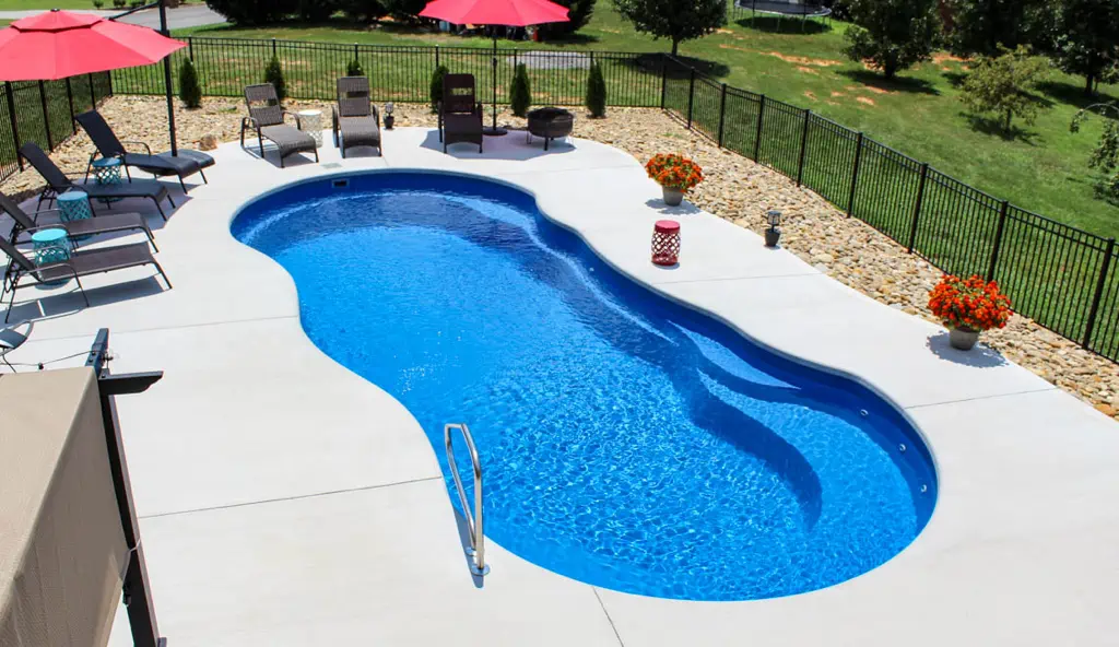 Leisure Pool's Riviera fiberglass swimming pool design