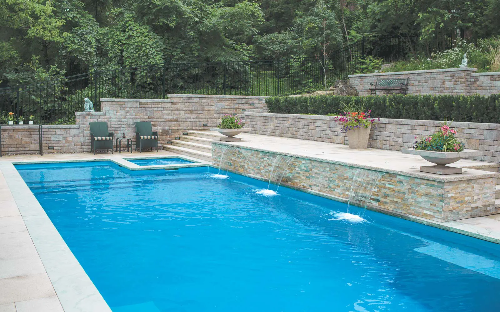 The Ultimate, a fiberglass pool design manufactured by Leisure Pools
